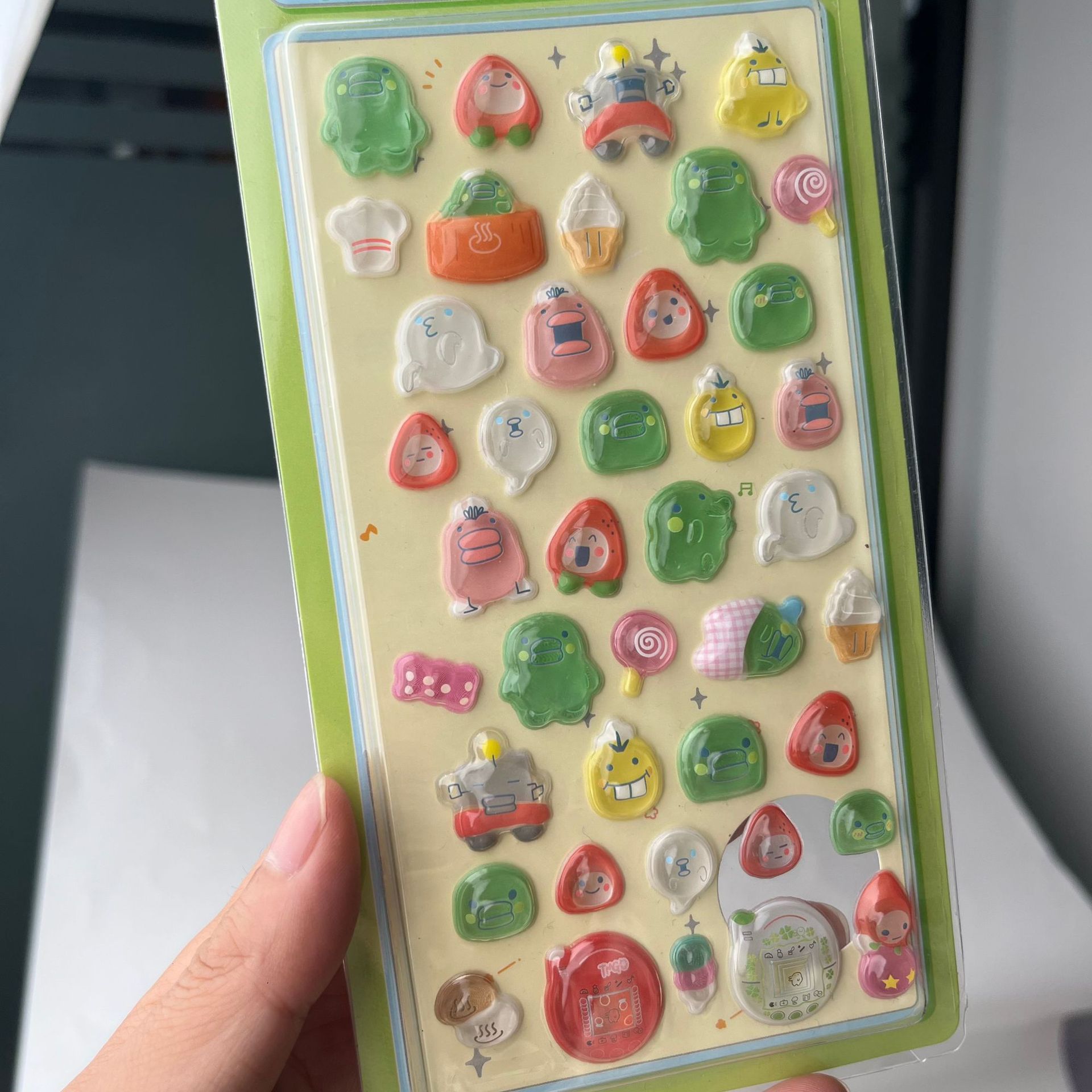 ملصقات تاماغوتشي ثلاثية الأبعا - مراجعة Tablet Cute Accessories وسعره